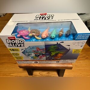 ZURU Robo Alive Aquarium Playset - Multicolor